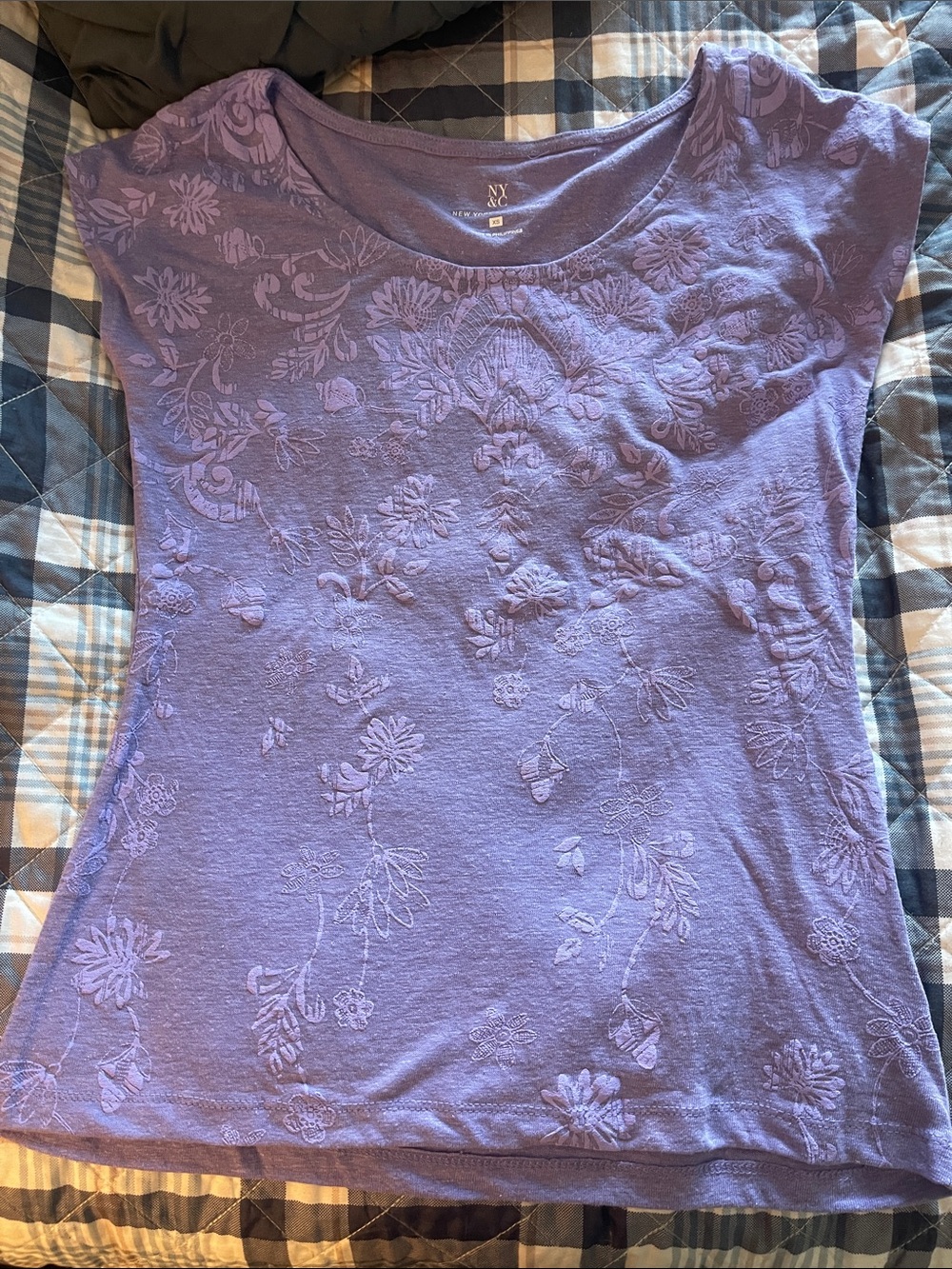 New York & Company Lavender Floral Embossed Scoop Neck Tee